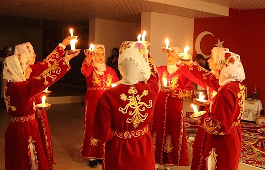 Elâzığ'daki GSB yurtlarında gençlere yöresel oyunlar tanıtıldı