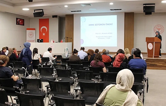 Elazığ Fethi Sekin Şehir Hastanesi'nde Emzirme Haftası etkinliği