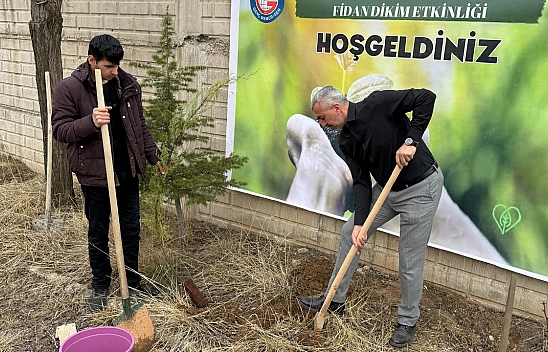 Elazığ Genç Memur-Sen'den anlamlı fidan dikimi etkinliği