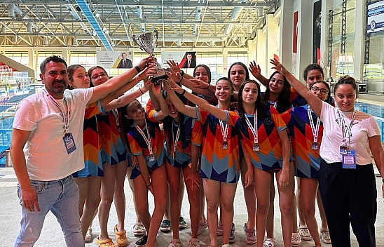 Elazığ Gençlik ve Spor Kulübü kadın su topu takımından büyük başarı