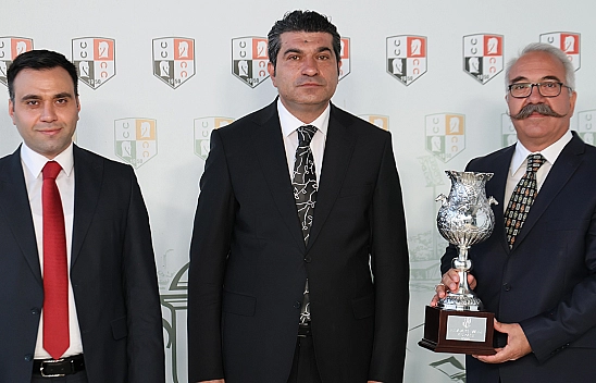 Elazığ Hipodromu'nda Valilik Koşusu'nun galibi Nesib