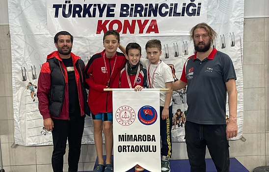 Elazığ İl Özel idaresi yüzme takımından büyük başarı Alp Eren Güler Türkiye ikincisi oldu