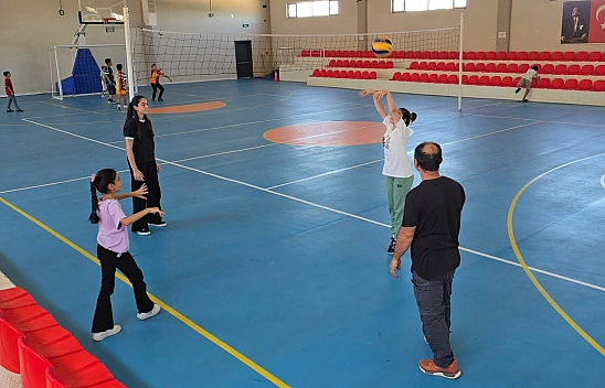 Elazığ'ın 10 ilçesinde sporun yaz mesaisi sürüyor