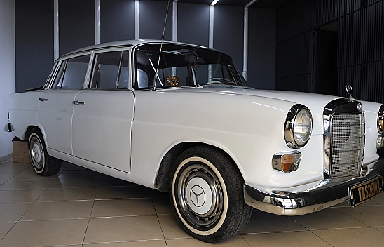 Elazığ'ın Gözbebeği: 1967 Model Mercedes'e 200 Bin Lira Harcadı, Milyonluk Araçları Dışarıda Bıraktı