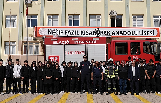 Elazığ İtfaiyesi'nden öğrencilere deprem ve yangınla mücadele eğitimleri veriliyor