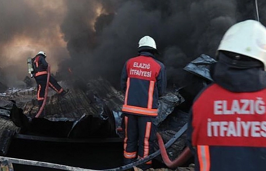 Elazığ itfaiyesi, vatandaşların can ve mal güvenliğini korumak için yoğun mesaide
