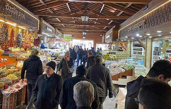 Elazığ Kapalı Çarşı'da  Tatil Esnafa Yaradı