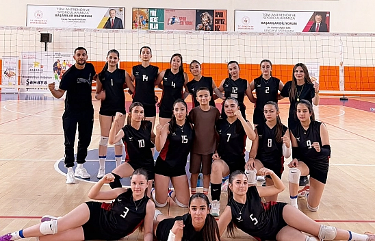 Elazığ Kız Voleybol Takımı yarı finalde