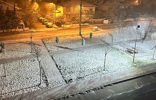 Elazığ Nisan ayında beyaza büründü!