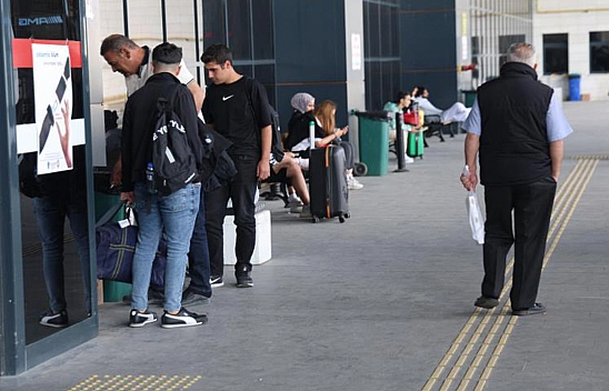 Elazığ otogarı boş kaldı