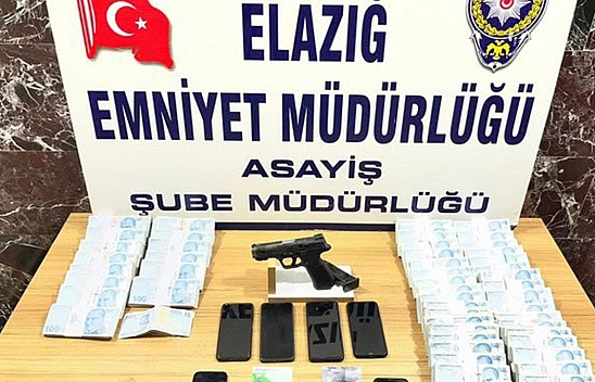 Elazığ polisi sahte bankacılara geçit vermedi