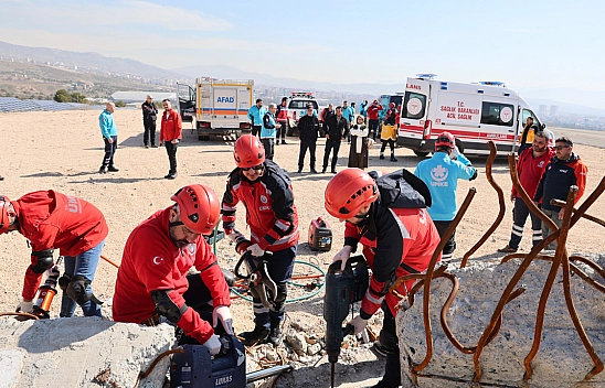Elazığ UMKE'den Gerçeği Aratmayan Tatbikat