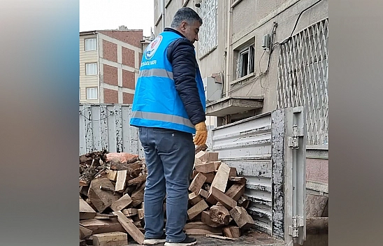 Elazığ Yetimler Vakfı'ndan yetim ailelere kışlık yakacak desteği