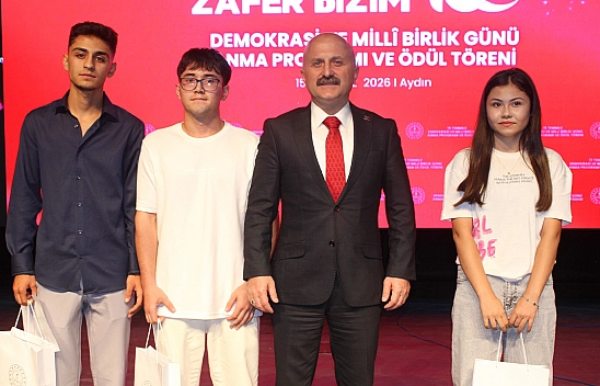Elazığlı Asmin Yıldırım, 15 Temmuz Afiş Yarışması'nda Türkiye 3'üncüsü Oldu