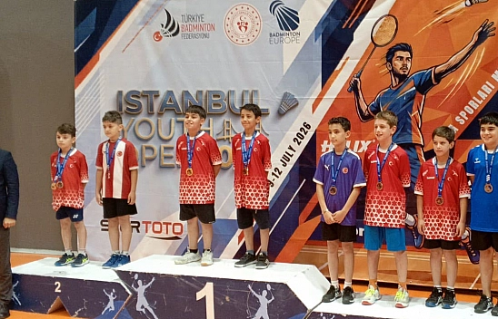 Elazığlı Badmintonculardan İstanbul'da altın madalya