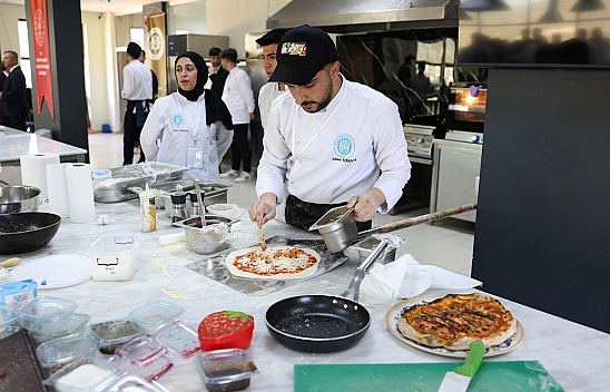 Elazığlı genç şef adayı Malatya'daki gastronomi yarışmasında fark yarattı