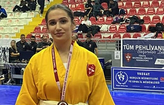 Elazığlı genç yetenek Evindar'dan Türkiye derecesi