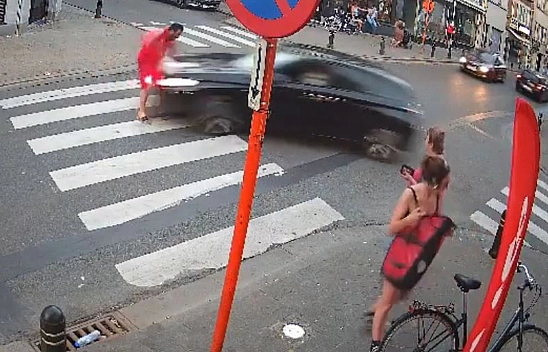 Elazığlı Gurbetçiye Belçika'da Araba Çarptı!