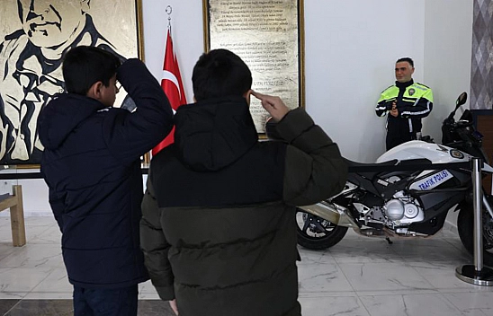 Elazığlı Kahramana Duygulandıran 'Asker Selamı'