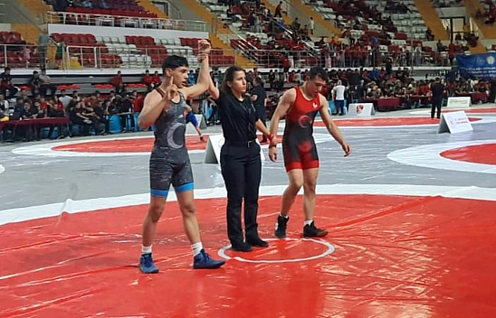 Elazığlı minik güreşçiler Türkiye Şampiyonası'na damga vurdu