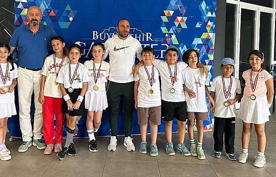Elazığlı minik raketlerden büyük başarı