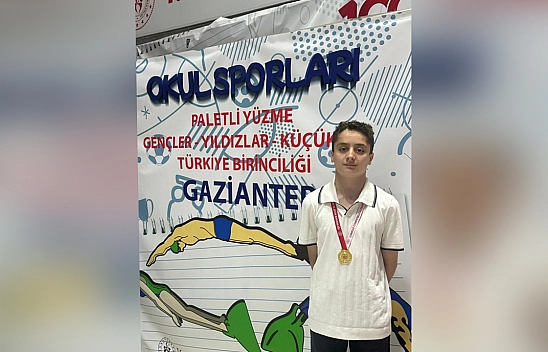 Elazığlı sporcu yüzmede Türkiye şampiyonu oldu