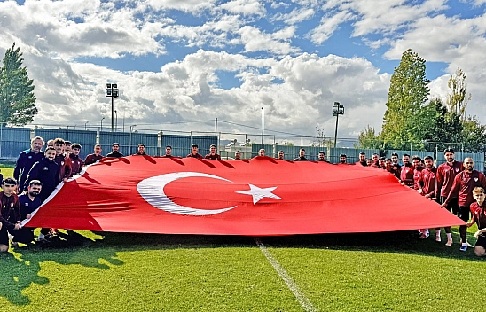 Elazığspor'dan 29 Ekim Cumhuriyet Bayramı'na anlamlı kutlama