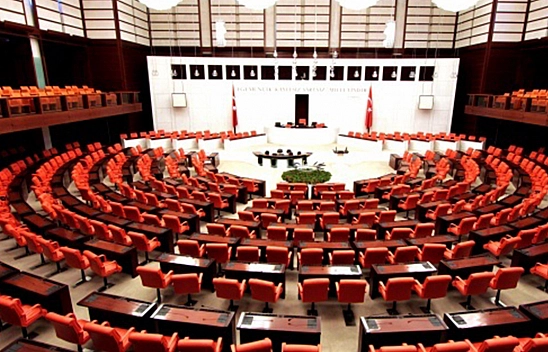 Emekli Aylığı Kararı Meclis'te Kabul Edildi