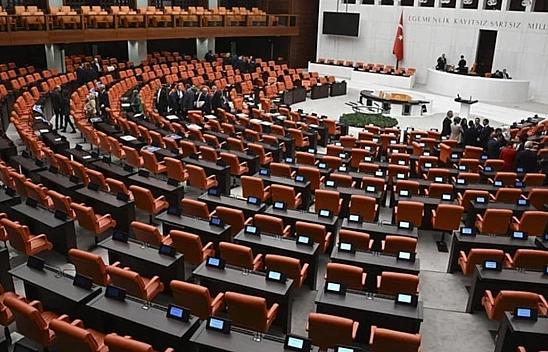 Emekli maaşı, yargı paketi ve af Meclis'te