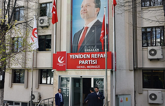 En Revaçta Parti…