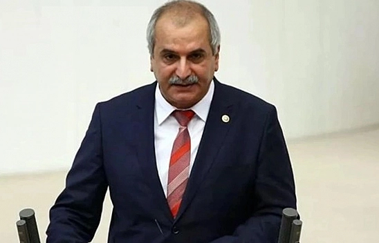 Eski Milletvekili Ahmet Çelik, Kardeşi Tarafından Bıçaklandı