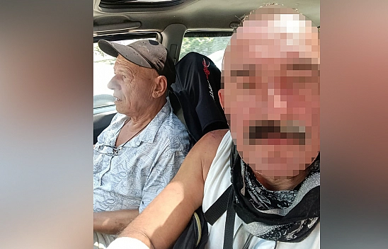 Ev arkadaşını kafasını çekiçle ezerek öldürdü