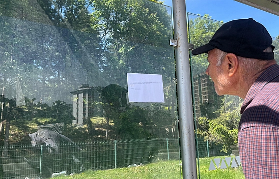 Evlenmek İçin Durağa İlan Astı