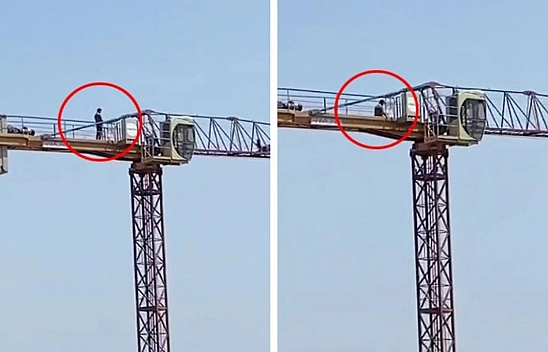 Ezan Sesini Duyunca Vincin Yönünü Kıbleye Çevirip Namazını Kıldı