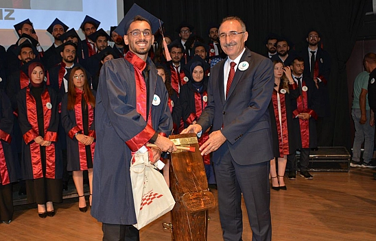 Fırat Üniversitesi Diş Hekimliği Fakültesi Mezuniyet Töreni Düzenlendi