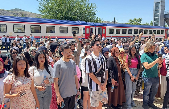 Fırat Üniversitesi Trenle Palu Gezisi Düzenledi