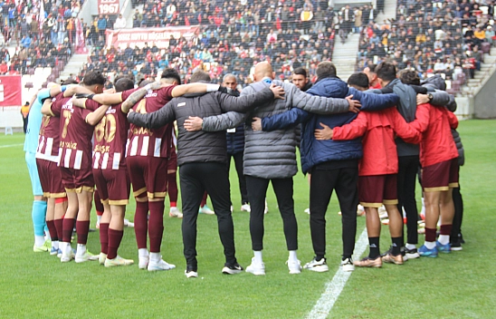 Gakgo, evinde buldozer!