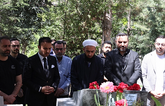 Gazeteci Yazar Mehmet Topal, Kabri Başında Anıldı