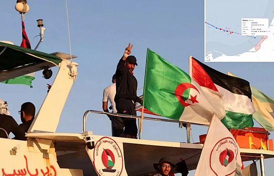 Gazze'ye ilerleyen 13 gemi durduruldu, Mikeno ablukayı aştı