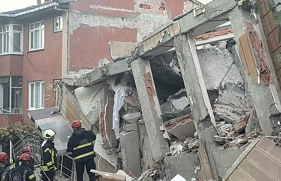 Gebze'de çöken binanın etrafındaki 8 bina tahliye edildi