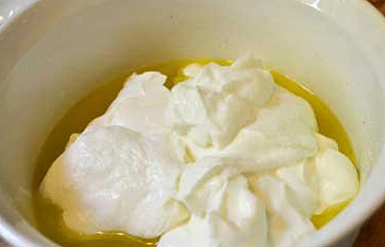 Geceleri Zeytinyağlı Yoğurt Yemenin Faydaları