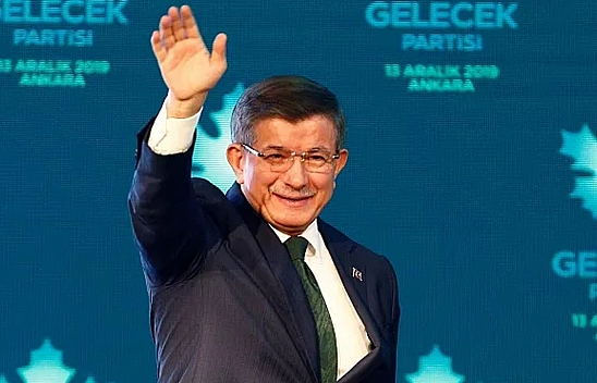 Gelecek Partisi resmen feshedildi!