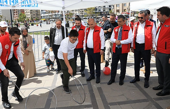 Geleneksel oyunlar tırı, Elazığ'da çocuklarla buluştu