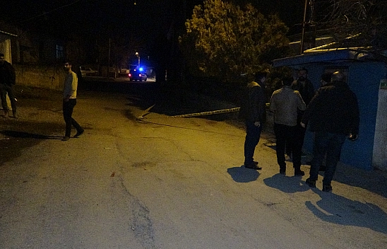 Gençlerin 'Kız' Kavgası Kanlı Bitti: 1 Yaralı