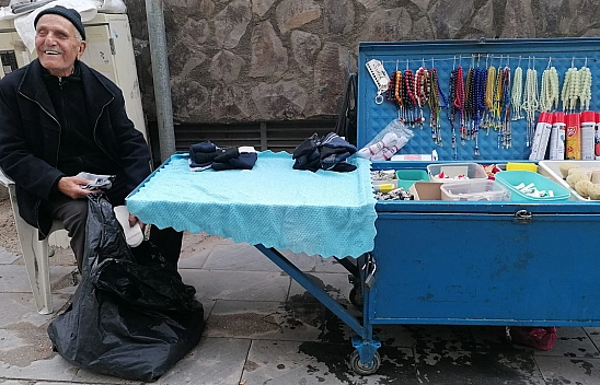 Görme Engelli Hasan Amca, Elazığ'da Hayatta Kalmaya 'Çalışıyor'