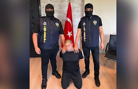 Gürcistan'da yakalanan 2 organize suç örgütü elebaşı Türkiye'ye iade edildi