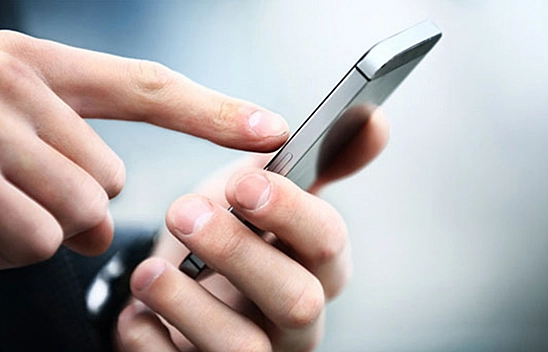 Güvenlik açığı olan 4 telefon ve 1 hoparlör toplatılıyor!