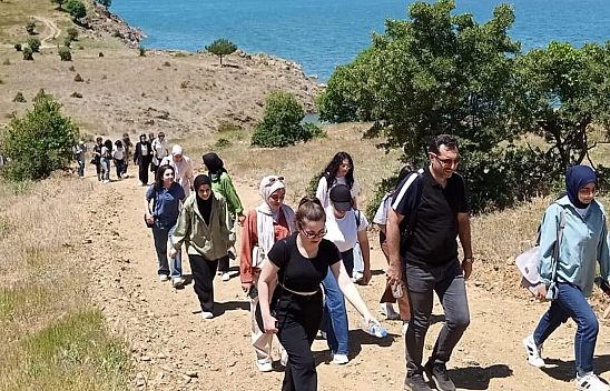 Hazar Gölü Civarında Doğa Yürüyüşü Düzenlendi