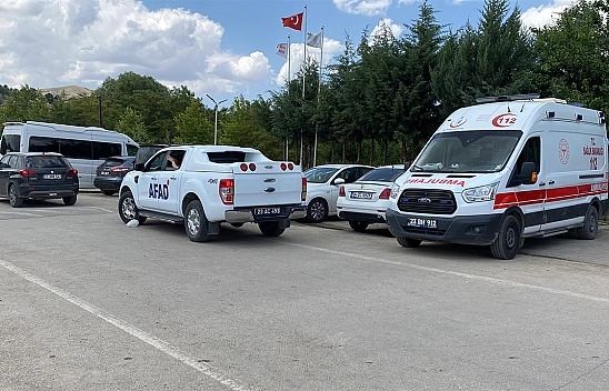 Hazar Gölü'nde faciadan dönüldü: Gezi teknesi battı, 7 kişi son anda kurtarıldı