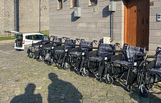 Help Yetim'den Engellilere Tekerlekli Sandalye Yardımı